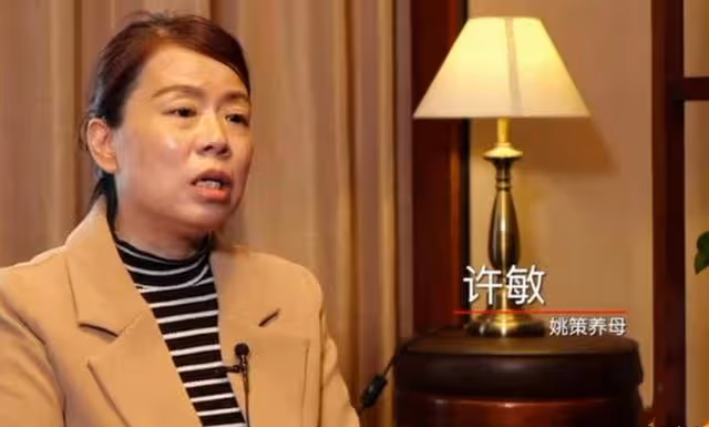 小峰更新動態,稱後悔和白洛生合影,從此不再說舅舅與舅媽的事