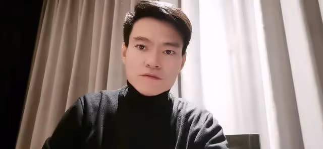 小峰更新動態,稱後悔和白洛生合影,從此不再說舅舅與舅媽的事