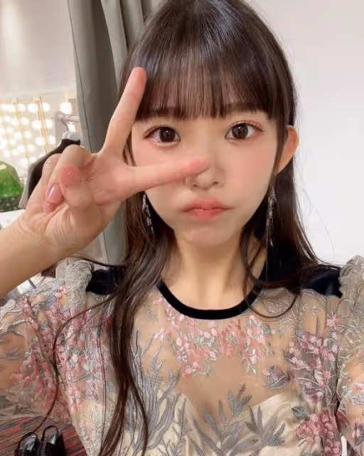 「合法蘿莉」長澤茉莉奈挑戰極辣泡麵：辣到顏藝頻出