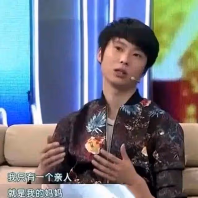 李世榮:與李誠儒離婚後住18平米房子,未曾改嫁,獨自養兒子長大