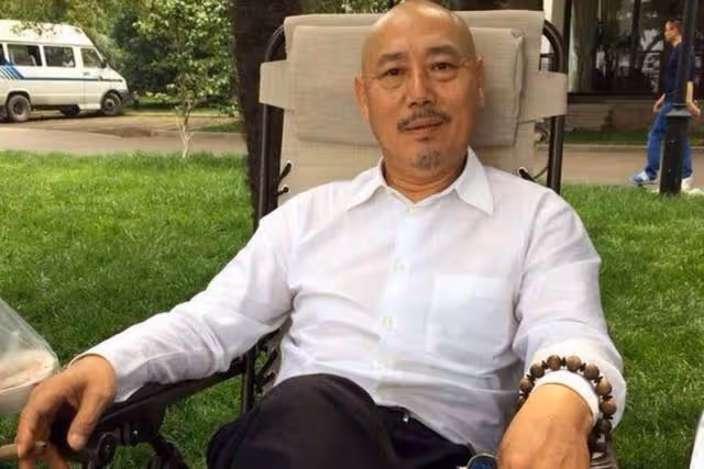 李世榮:與李誠儒離婚後住18平米房子,未曾改嫁,獨自養兒子長大