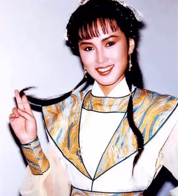 亞視一姐陳秀雯60大壽,凍齡有術氣質好,3年沒拍戲開網店賣香薰