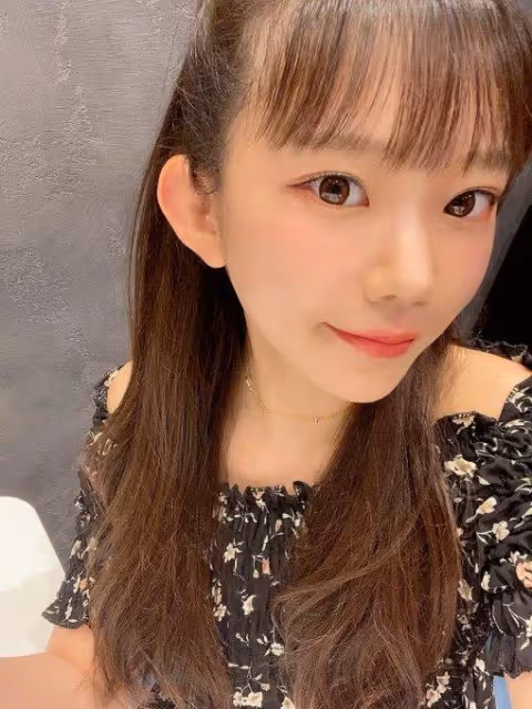 「合法蘿莉」長澤茉莉奈挑戰極辣泡麵：辣到顏藝頻出