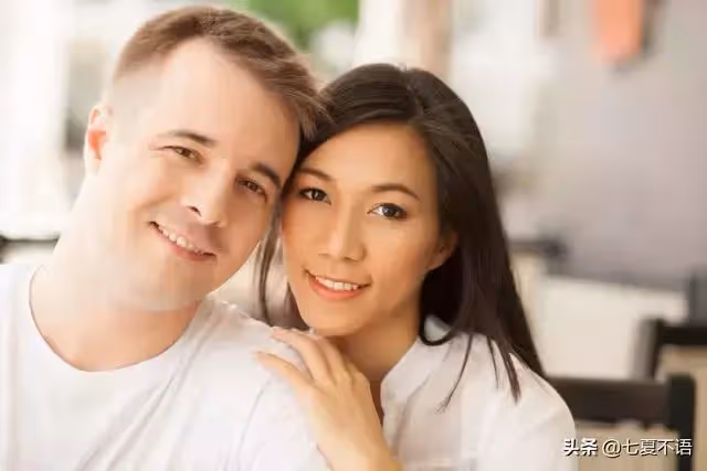 老公要求月薪5千妻子辭職伺候婆婆,妻:好,工資上交,房產加名