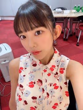 「合法蘿莉」長澤茉莉奈挑戰極辣泡麵：辣到顏藝頻出