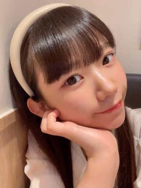 「合法蘿莉」長澤茉莉奈挑戰極辣泡麵：辣到顏藝頻出