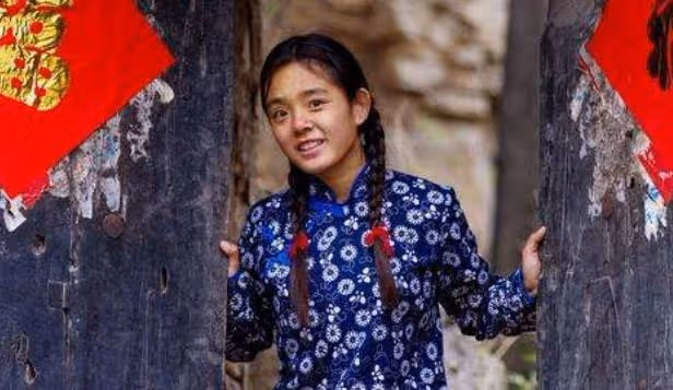老公癱瘓，多年守活寡的我，被一個單身老處男給玷污了