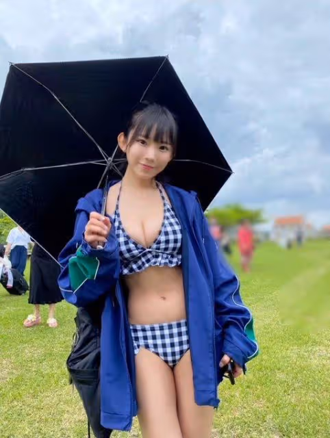 「合法蘿莉」長澤茉莉奈挑戰極辣泡麵：辣到顏藝頻出
