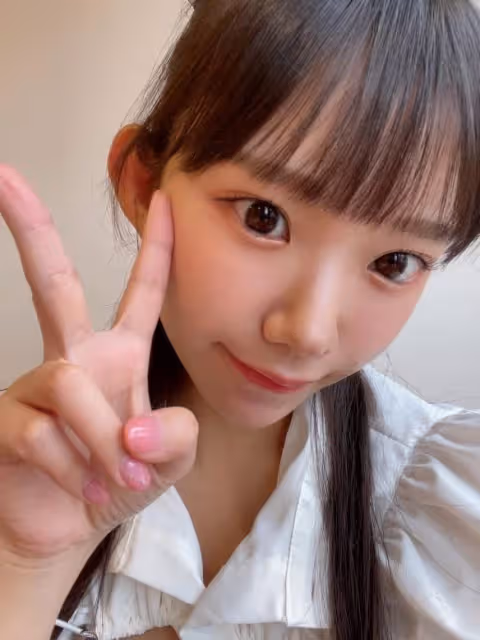 「合法蘿莉」長澤茉莉奈挑戰極辣泡麵：辣到顏藝頻出