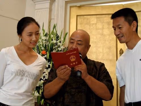 出道30年從無緋聞的吳若甫,娶比自己小22歲的嬌妻,如今怎樣了?