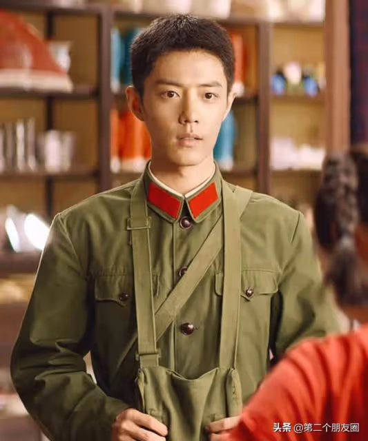 肖戰又出圈:為顧一野穿紅裙子,霸占抖音榜第一,獲三千萬人觀看