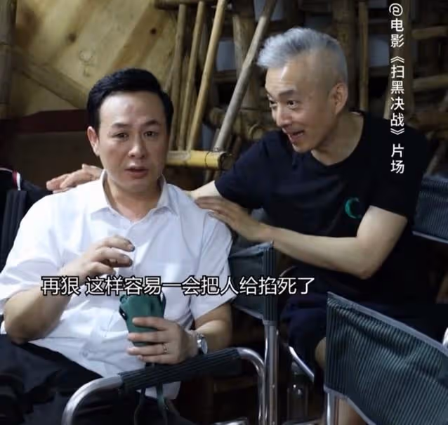 亞寧:曾是央視最帥主持人,爆火後「消失」的他,如今已高攀不起