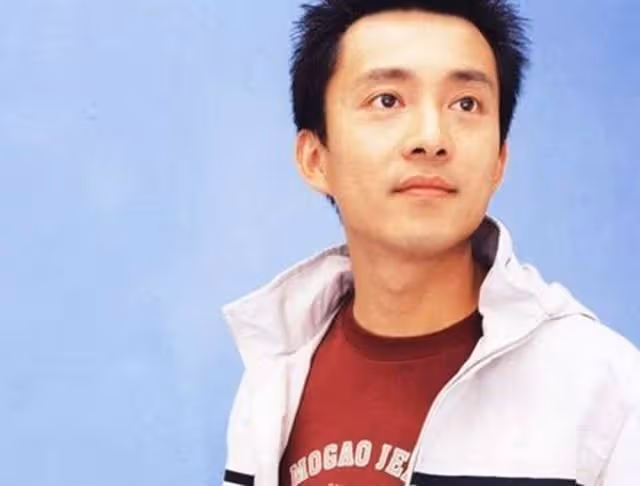 亞寧:曾是央視最帥主持人,爆火後「消失」的他,如今已高攀不起