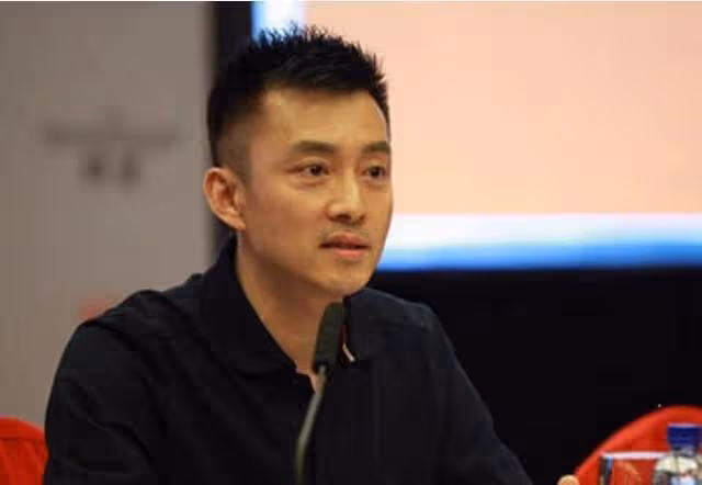 亞寧:曾是央視最帥主持人,爆火後「消失」的他,如今已高攀不起