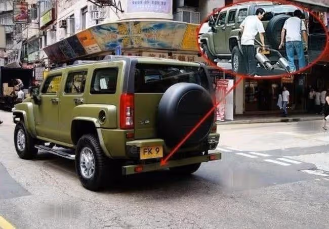陳小春一輛舊車10年不換，看看是啥車，是我也不換