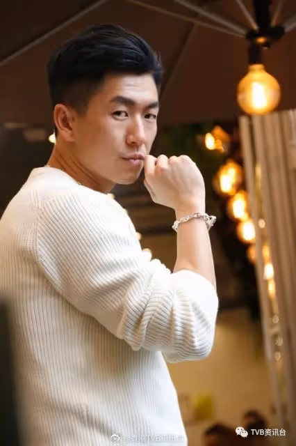 馬貫東做賤格男一改戲路!劉穎鏇遠赴美國戴四方帽行禮
