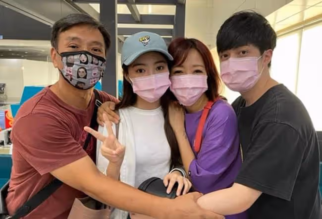 男星不讓女兒回國過寒假,愛女零下9度仍不敢開暖氣,坦言很想家