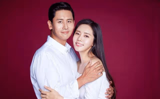 秋瓷炫深夜直播喝酒，崩潰痛哭，網友：大不了就離婚吧！