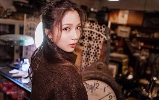 TVB小生演技被批無進步,與同劇女主緋聞不斷,首次披露兩人關係