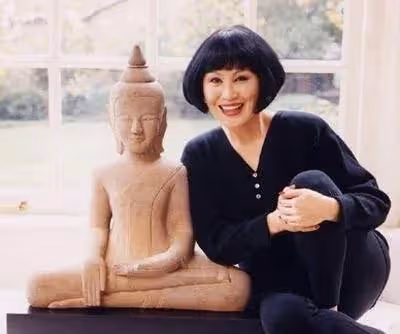 靳羽西:春晚前排坐了20年的她,到底什麼來頭?