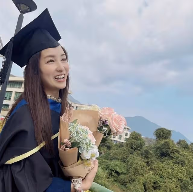恭喜！TVB著名女星以40歲高齡拿到碩士學位，凍齡模樣獲贊