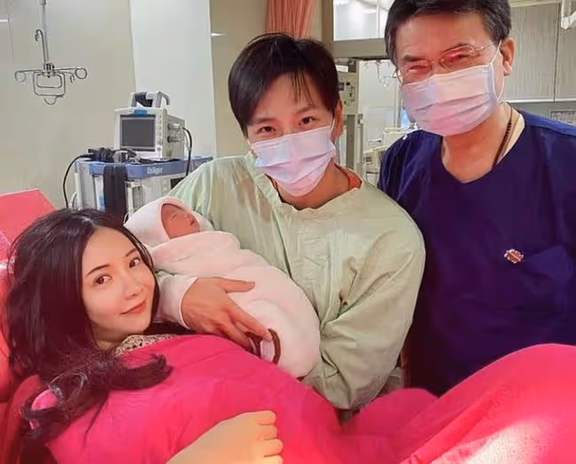 兩年抱倆!36歲男星宣布妻子二胎懷男孩,生女兒願望落空顯失望