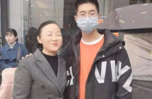 孫海洋為孫卓慶祝生日,卓卓喜提新稱呼,孫爸稱一次吃掉多年蛋糕