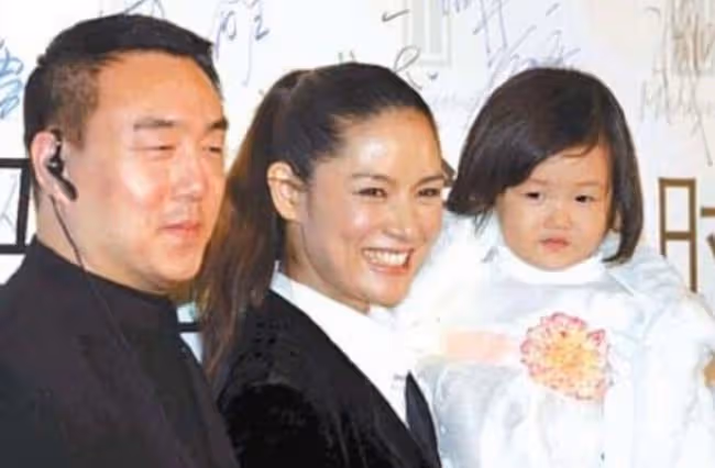 亞洲名模馬艷麗:被拋棄後去山裡種地,如今身價十億仍單身一人