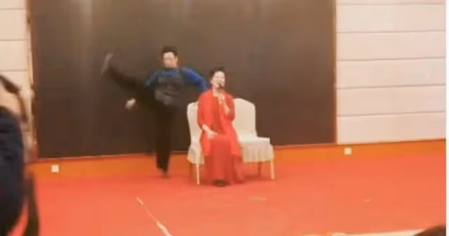 陳數為老父親慶生!82歲陳宗善秀劈叉不吃力,與妻子同框太甜蜜