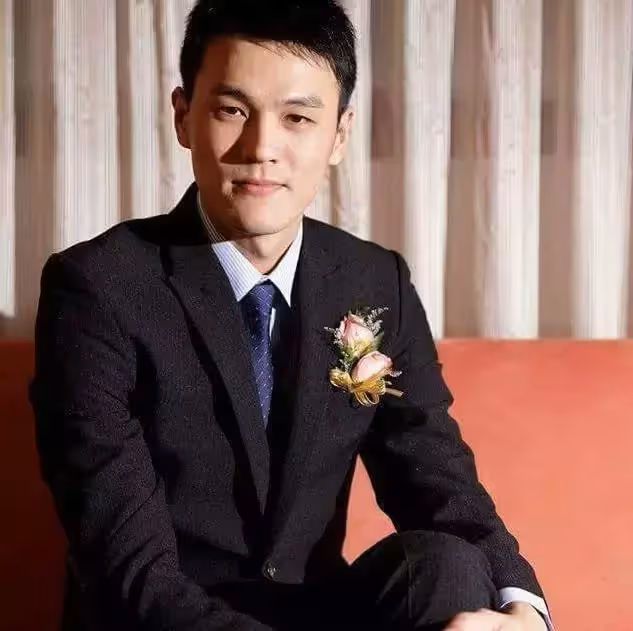 「愛心可以傳遞」年輕員警進飯館喊話「等下有人來吃飯,錢算我的」,老闆下秒見「客人進店」直接免單
