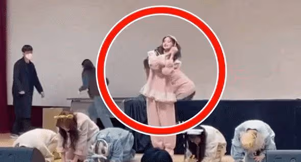 王怡人拒絕下跪,張藝興換頭像,藝人在韓國掙錢不丟中國人骨氣!