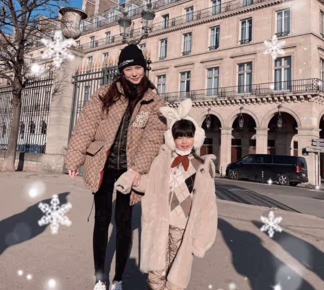 向佐前女友在國外旅遊途中確診!離婚後嫁百億富豪,去年產下二胎