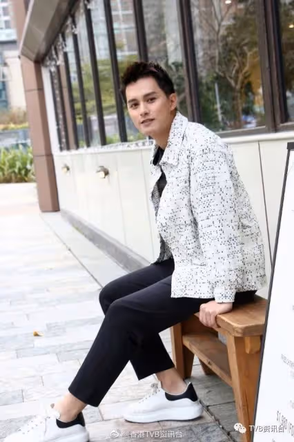 殮房外被「鬼揞口」!TVB當紅小生見過鬼識怕黑