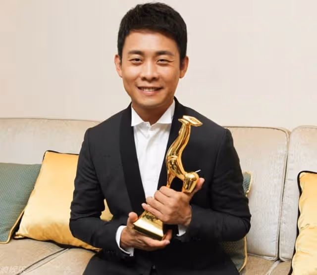 金雞獎最佳男演員一個字喊哭了張藝謀，他是在沙漠中尋找到甘泉人