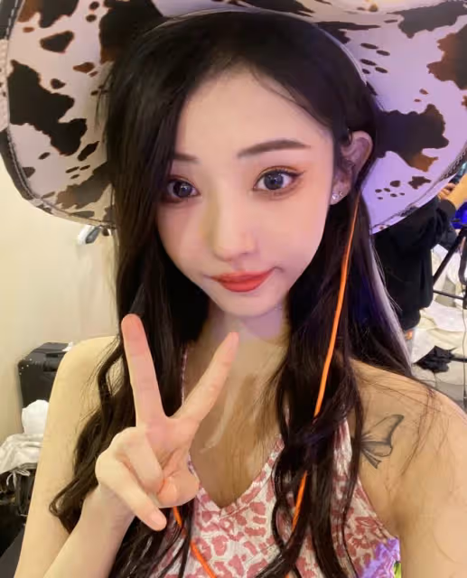 干姐姐李恩連續多日更博直指都美竹真面目：你們願意幫她就幫她唄，想黑我隨意