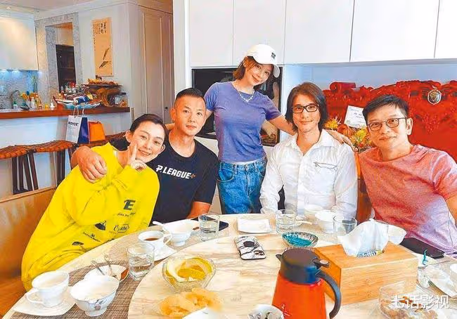 喊話李靚蕾配合調查,終於「剛」起來的Yumi,還能反轉輿論嗎?