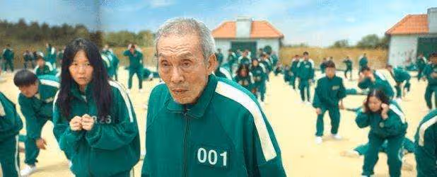 《魷魚遊戲》老爺爺奪「最佳男配角」,首度獲金球獎韓國演員