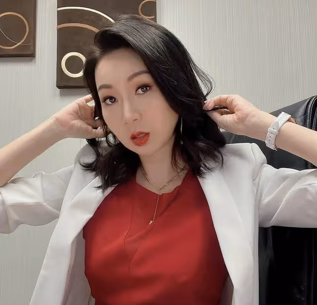 TVB著名富家女宣布改名,新名字鑲了一層金邊,祈求婚姻事業順利