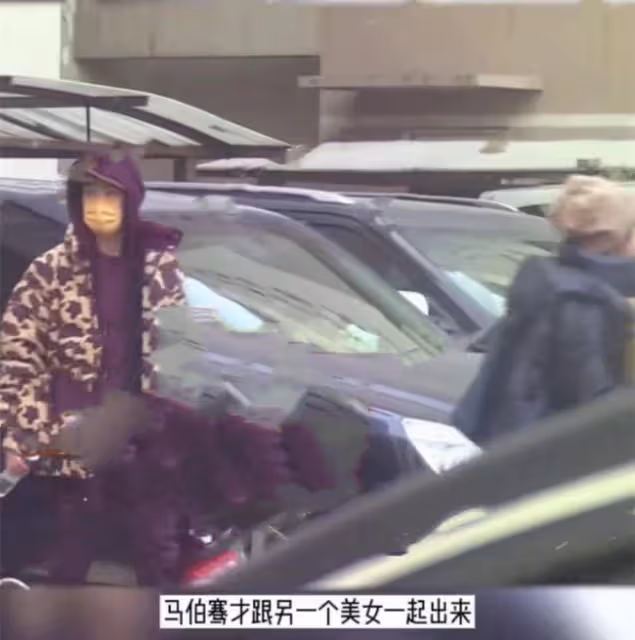 富二代男星深夜帶倆異性回住所,左顧右盼很謹慎,與女星緋聞頻出