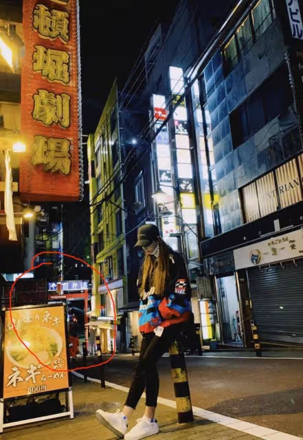 富二代男星深夜帶倆異性回住所,左顧右盼很謹慎,與女星緋聞頻出