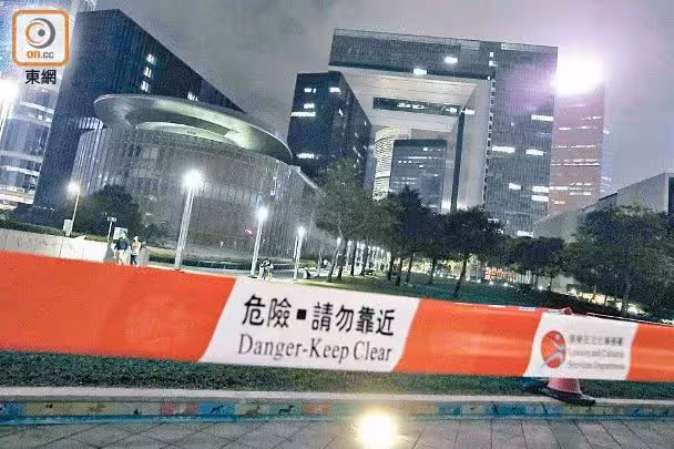 霍啟剛參加名流生日宴被點名批評,大好前途差點毀於一旦