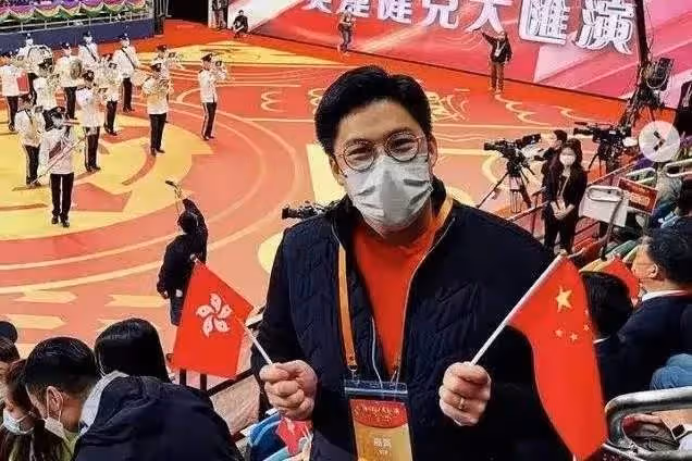 霍啟剛參加名流生日宴被點名批評,大好前途差點毀於一旦
