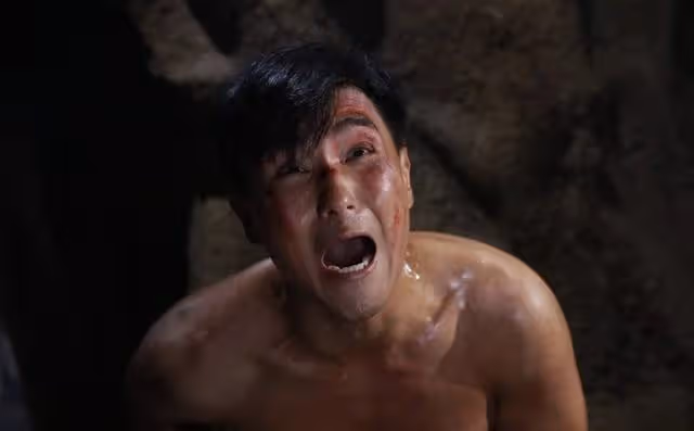 TVB《鐵拳英雄》開播獲贊,視帝為角色減磅脫水,跑廁所高達20次