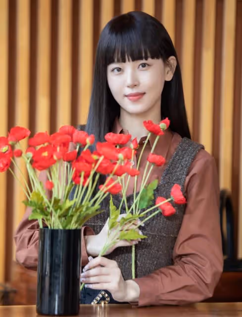 韓娛記憶 | 一朝黑裙天下知 多年綠葉終回紅 姜漢娜