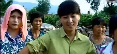 婆婆嫌兒媳不上班給臉色,兒媳扔下孩子外出打工,婆婆:不能出門