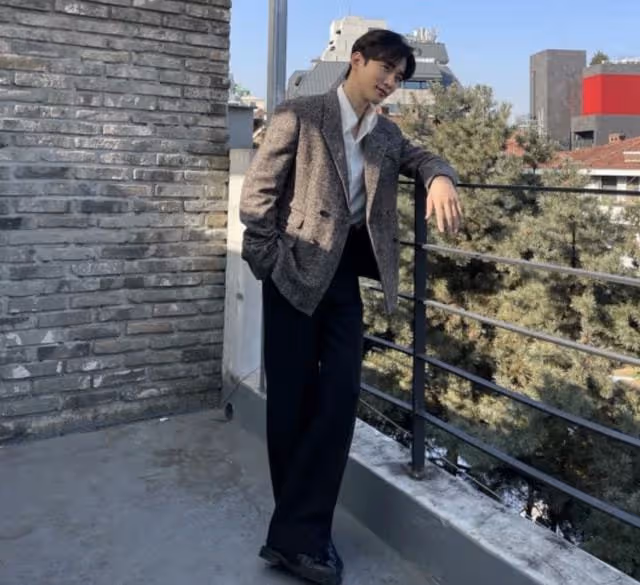 俊昊憑《衣袖》人氣急升工作不斷,片酬暴漲、躋身A級演員