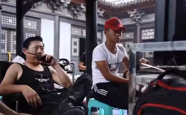 悲慟!知名老戲骨疑因病去世,享年65歲,圈中好友沉痛發文悼念