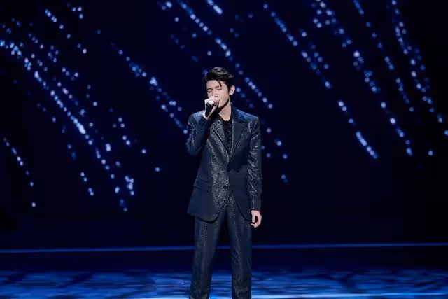 王源深夜曬與任敏同框照,還有導演奇怪裝扮被認成小湯圓
