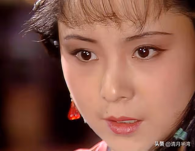 同樣是演「晴雯」，把安雯和楊冪放在一起看，差距就出來了
