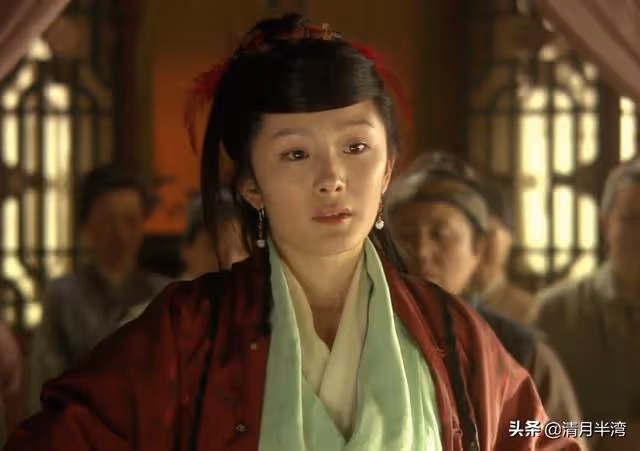同樣是演「晴雯」，把安雯和楊冪放在一起看，差距就出來了